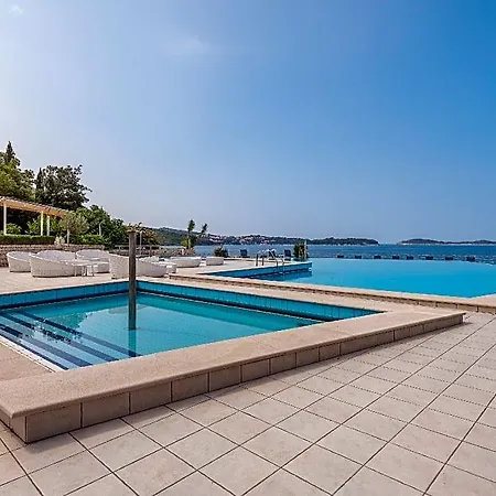Plat Resort