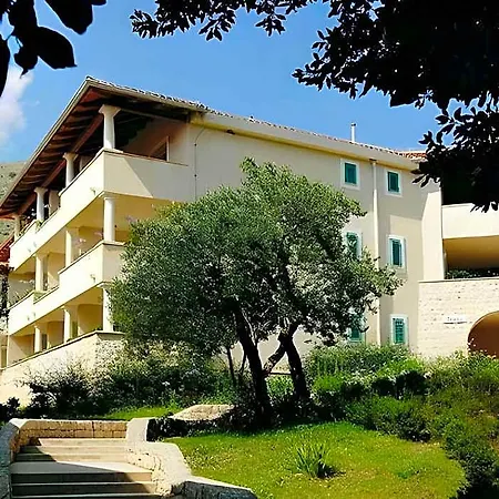 Plat Resort