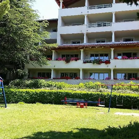 Plat Resort 3*
