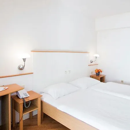 Plat Resort 3*